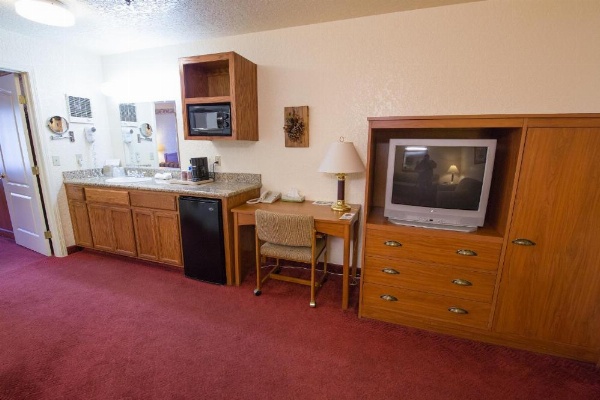 Murphys Suites image 7